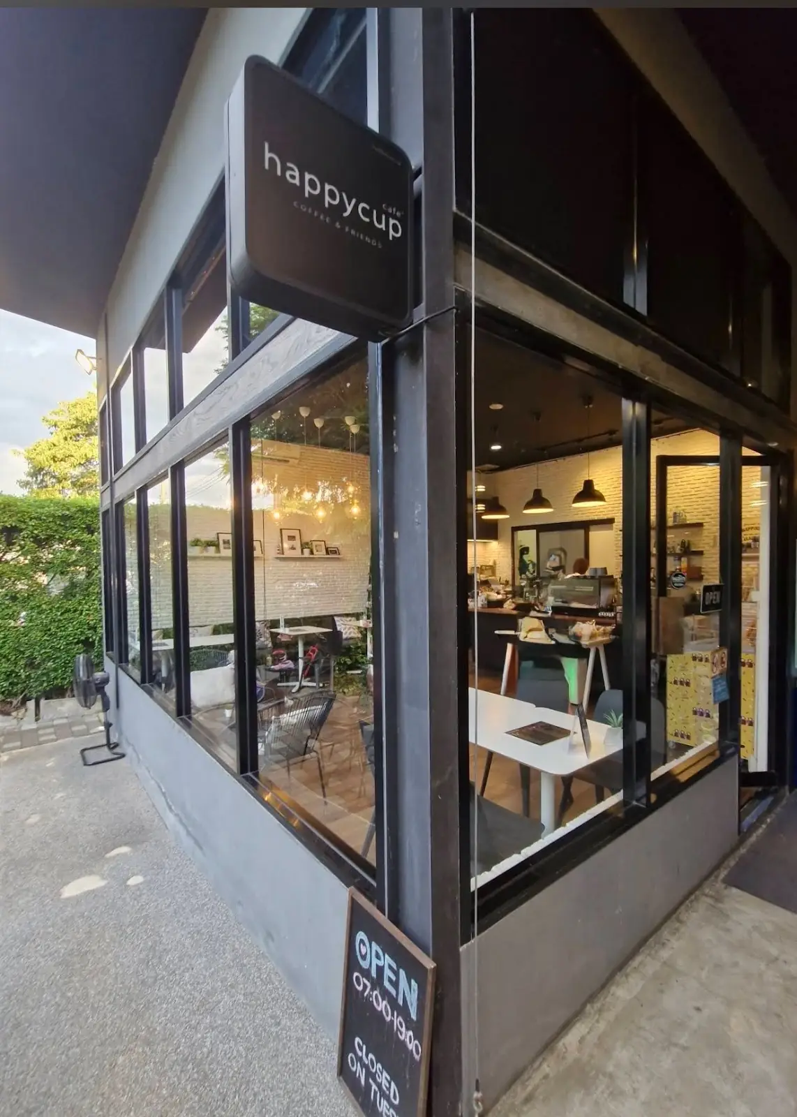 Happy Cup Café overall image 1