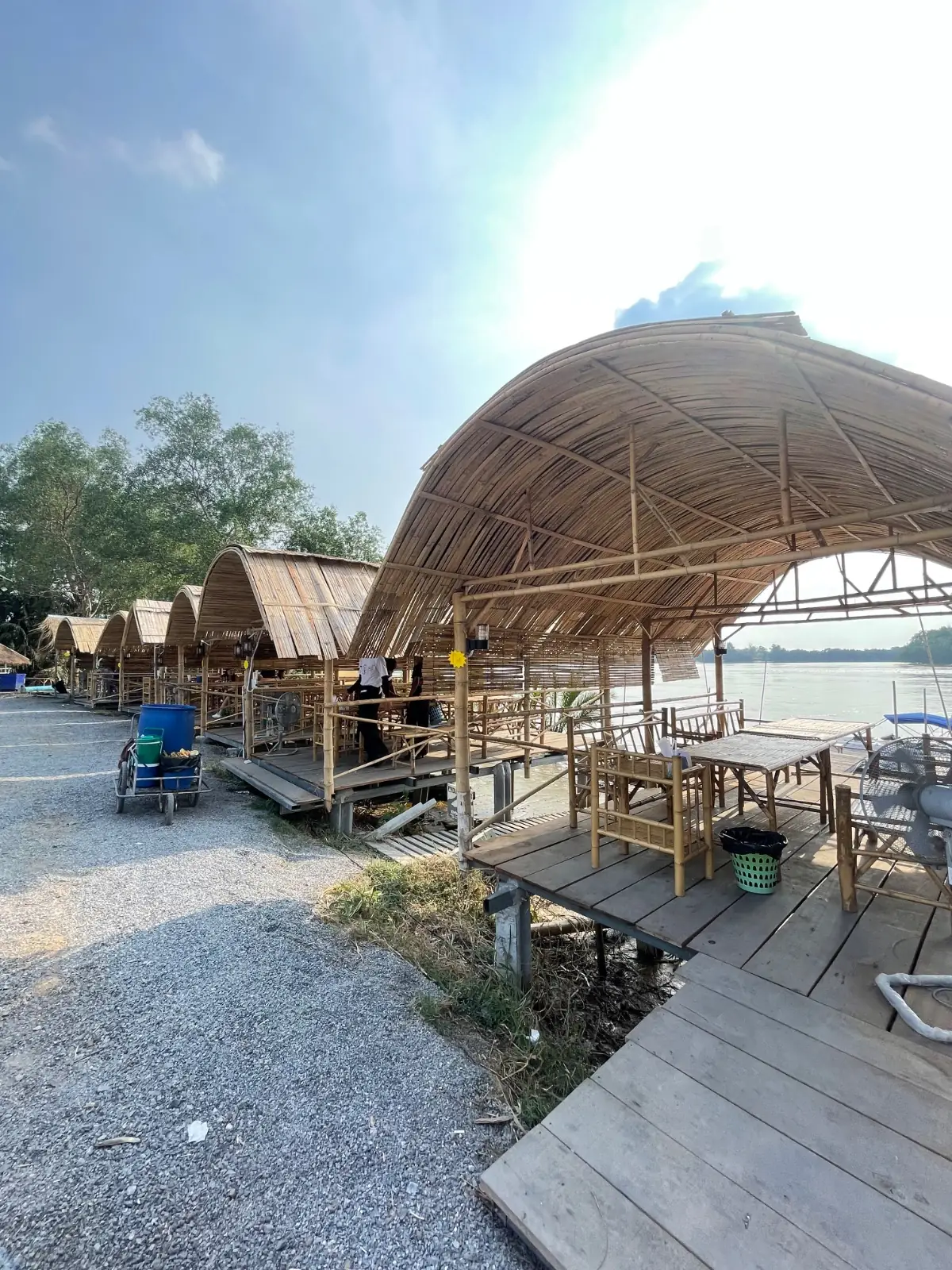 ครัวปลาเถื่อน ambiance image 2