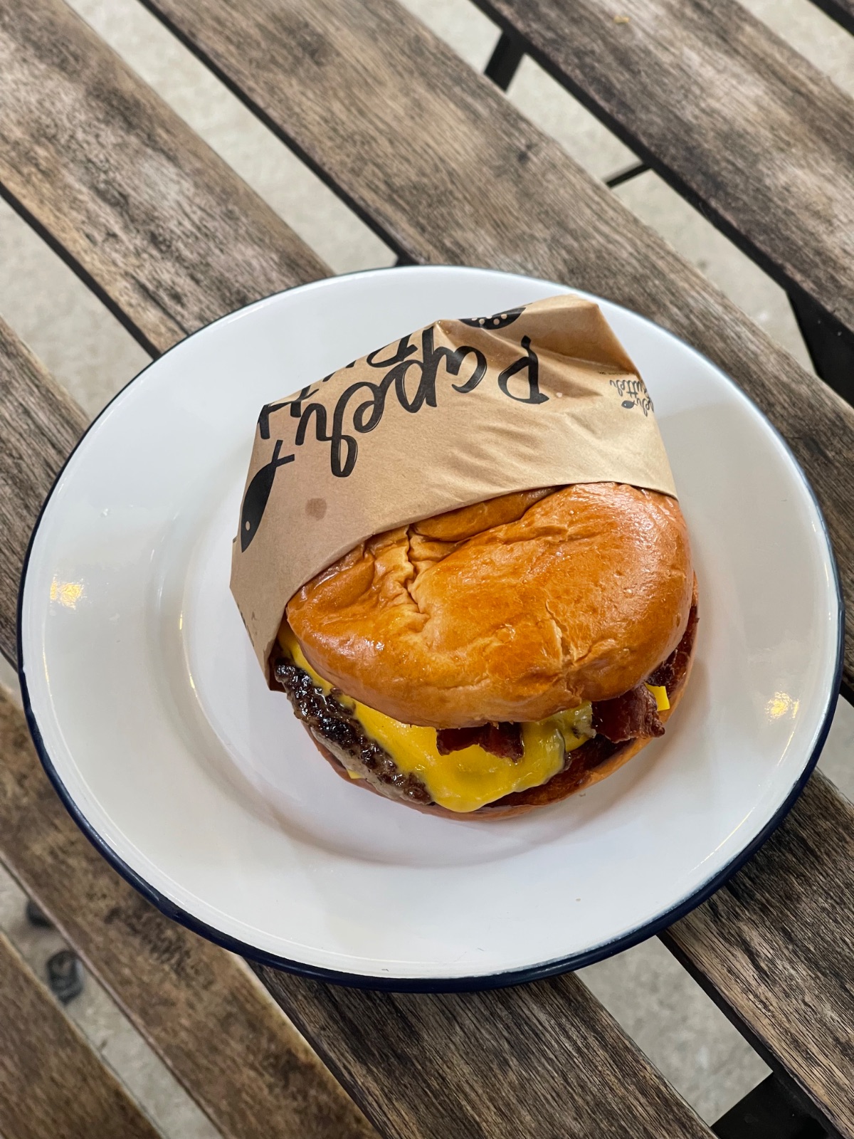 Paper Butter and the Burger food image 1