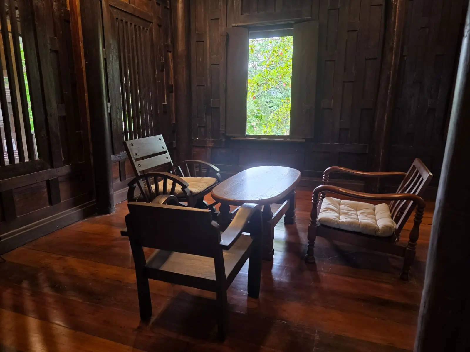 Bitter House Sansab overall image 4