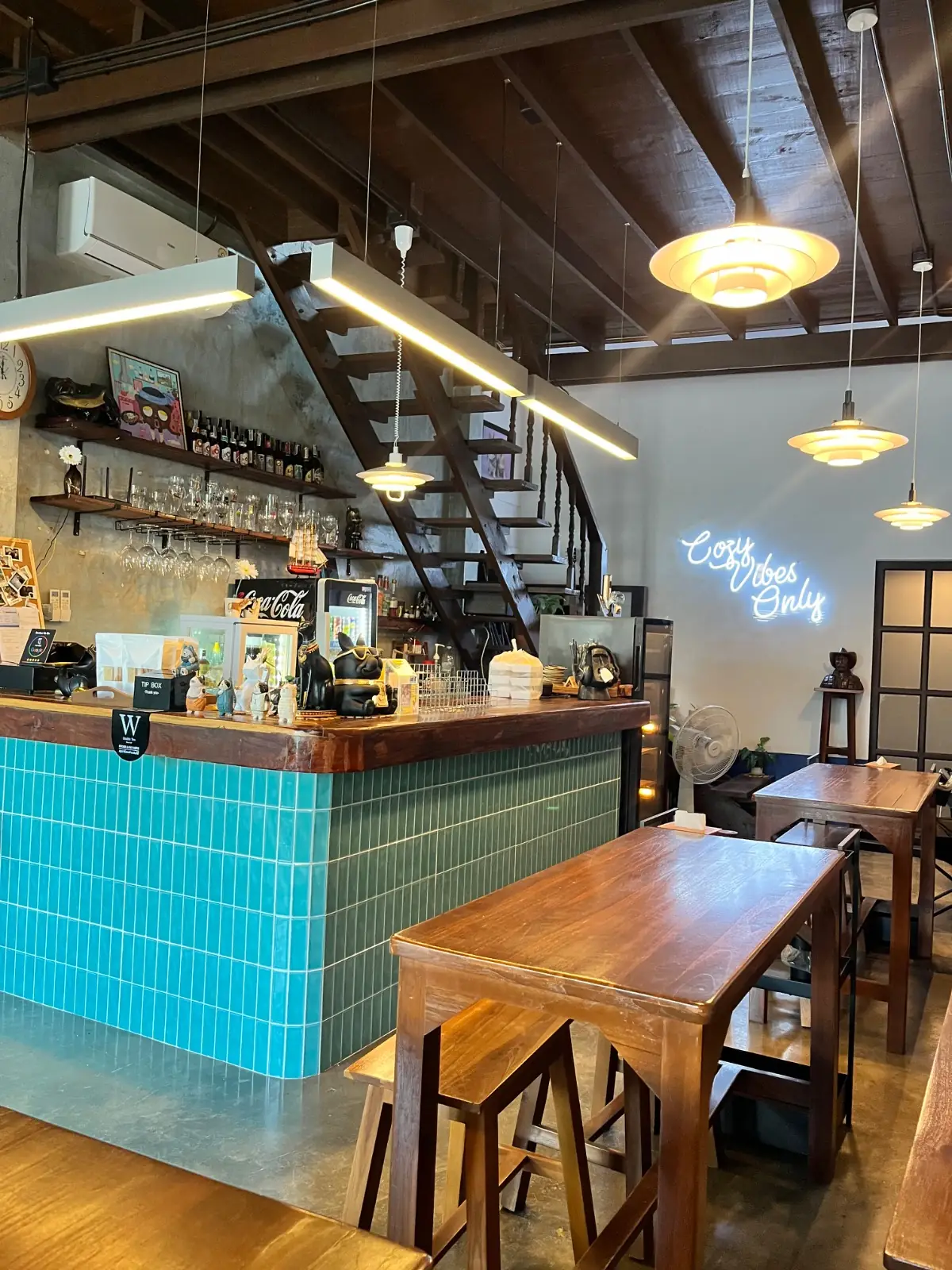 W Double You Bistro cafe’ overall image 3