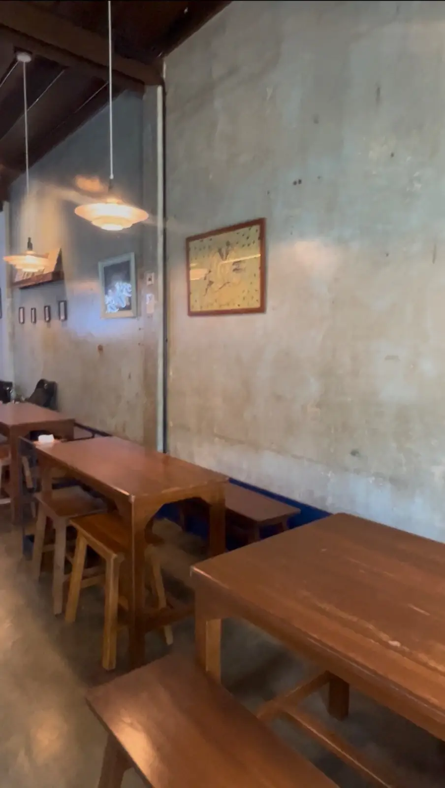 W Double You Bistro cafe’ ambiance image 2