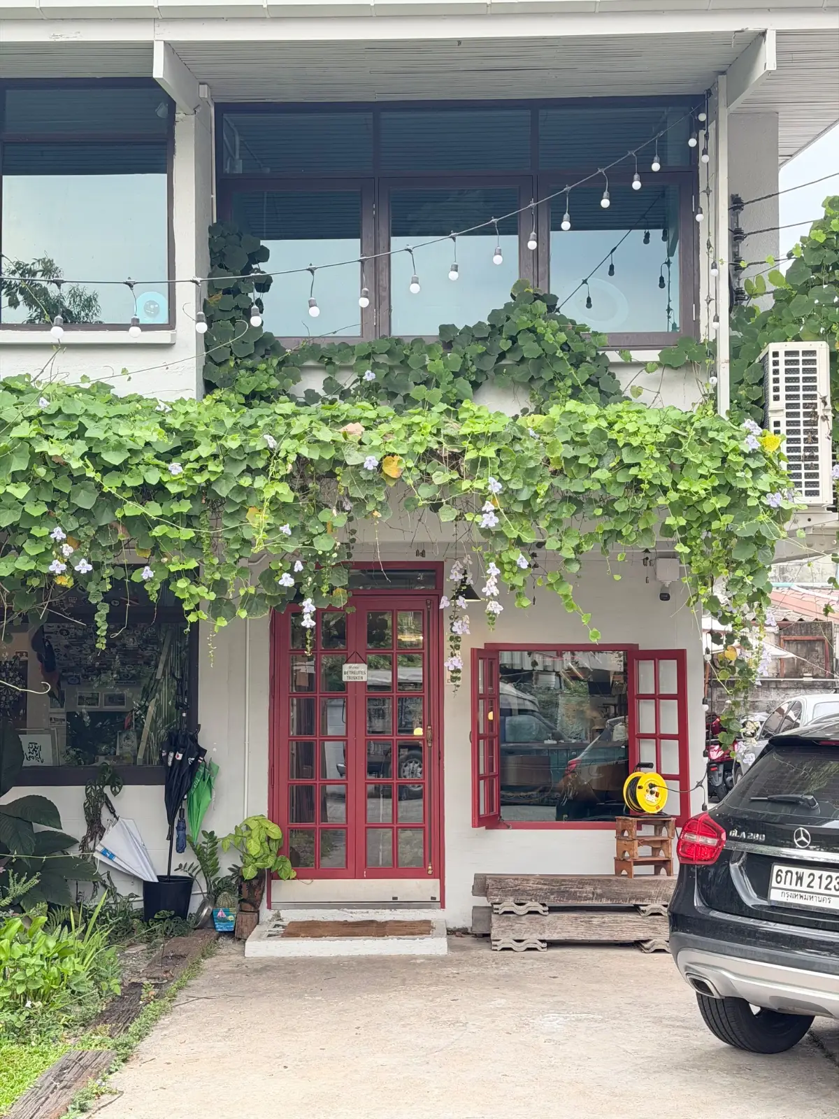 POONYPOONYCOFFEE -  RAMA9 ambiance image 1