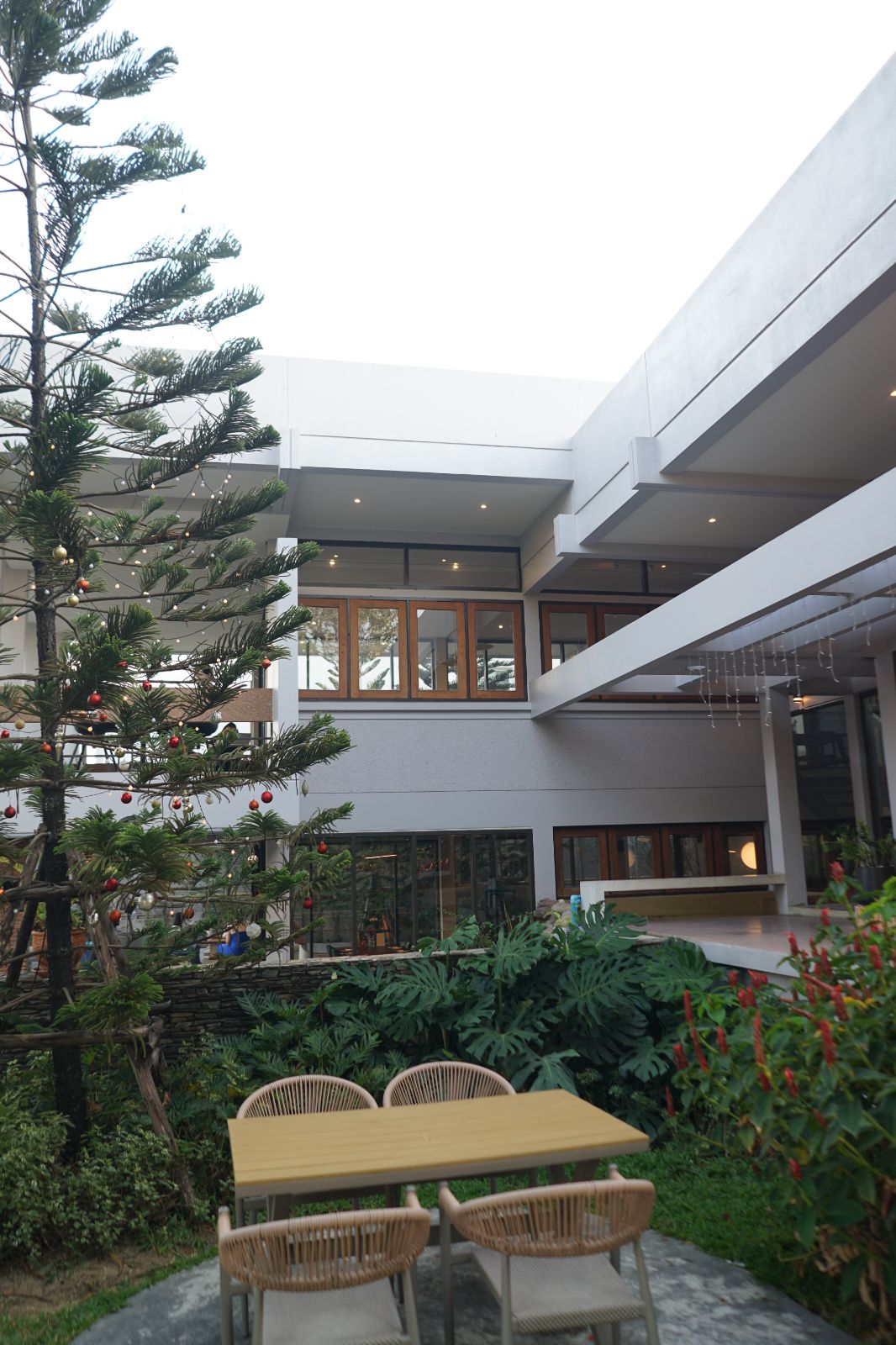 Feed the Beast ambiance image 19