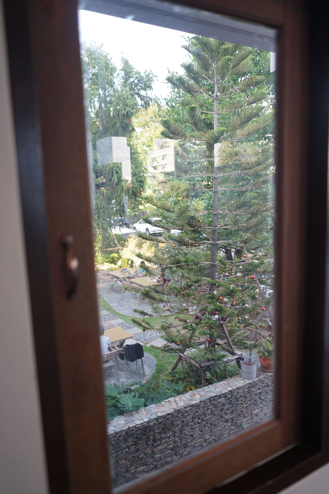 Feed the Beast ambiance image 5