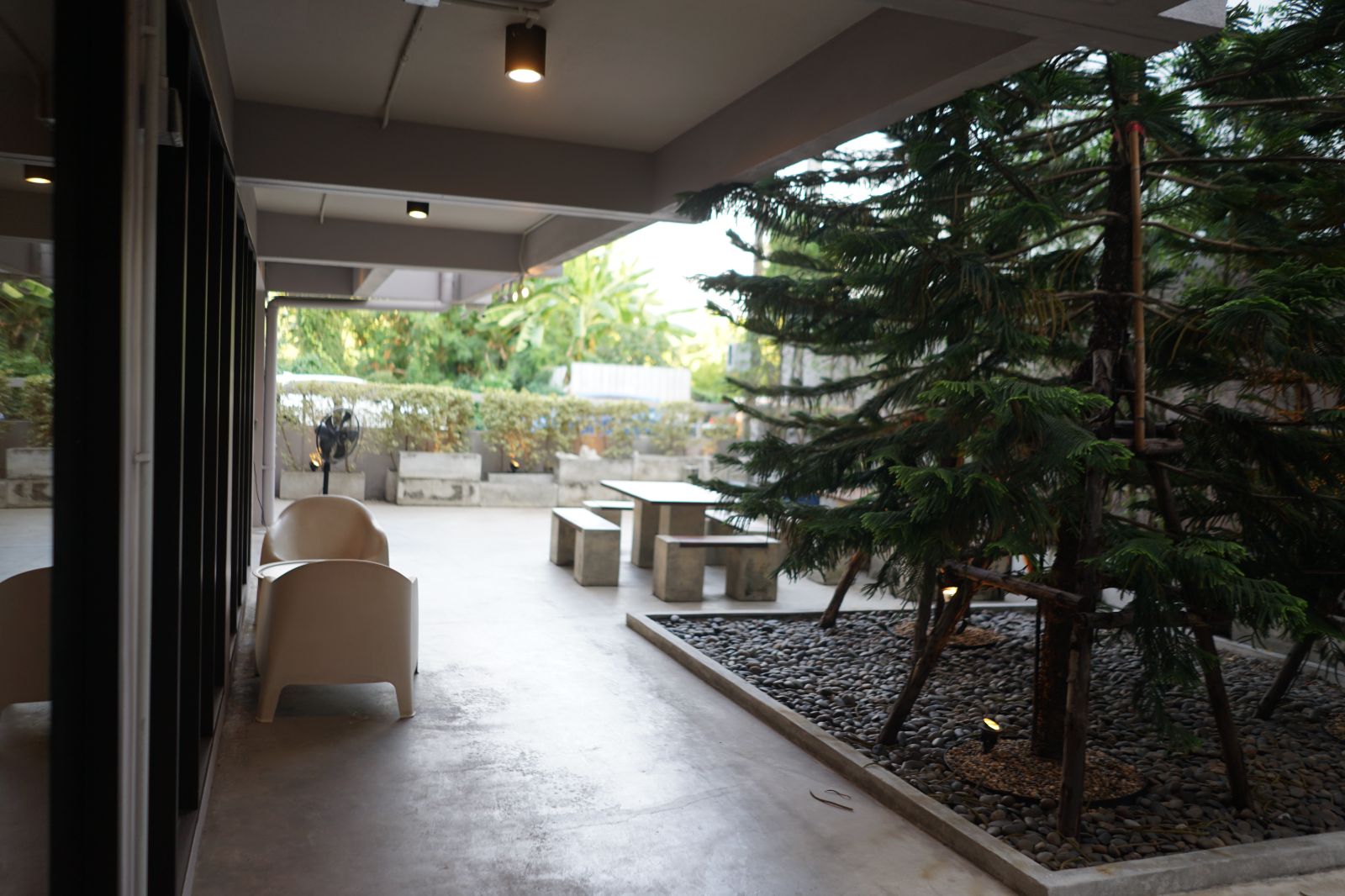 Feed the Beast ambiance image 16