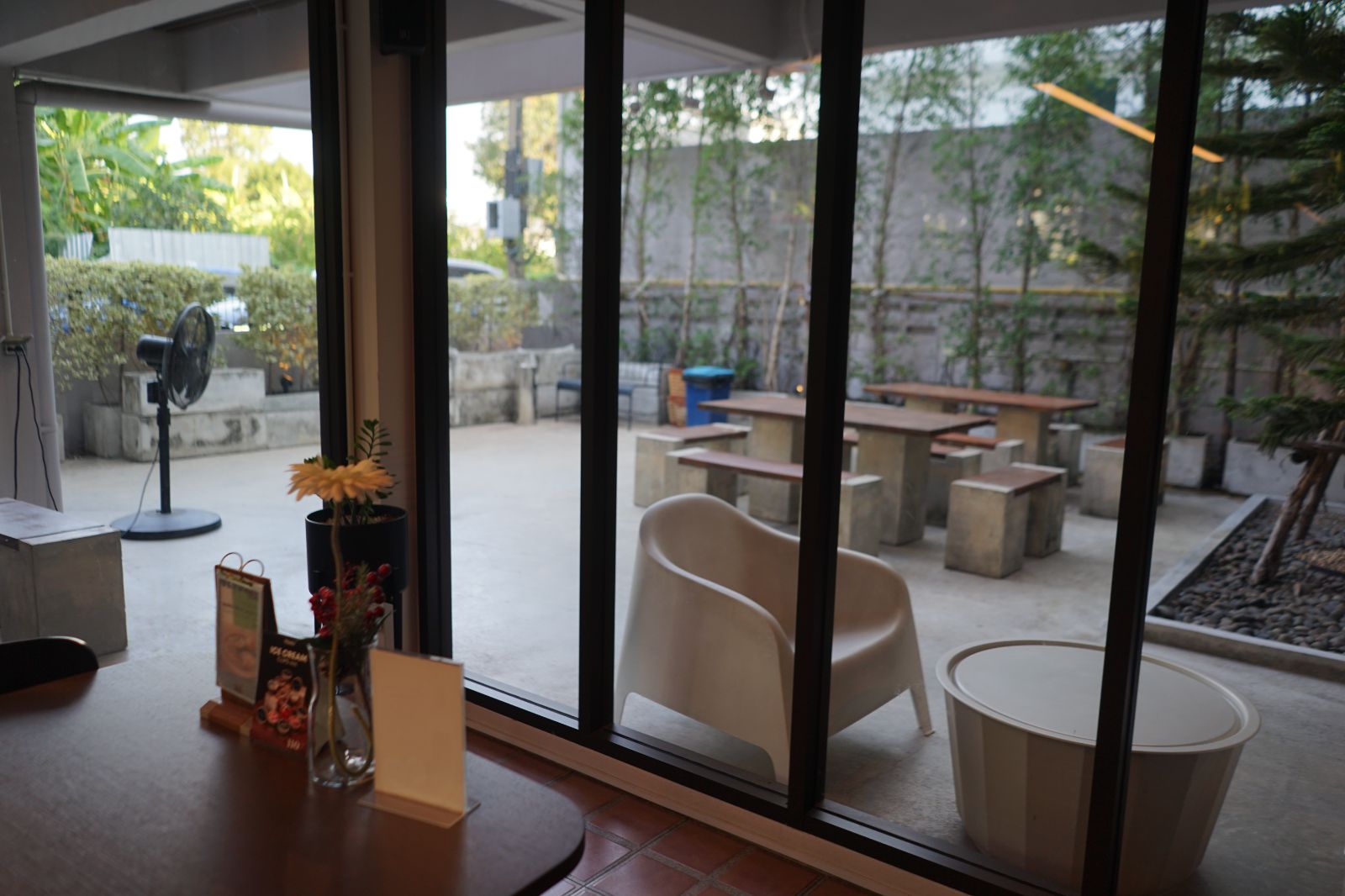 Feed the Beast ambiance image 17