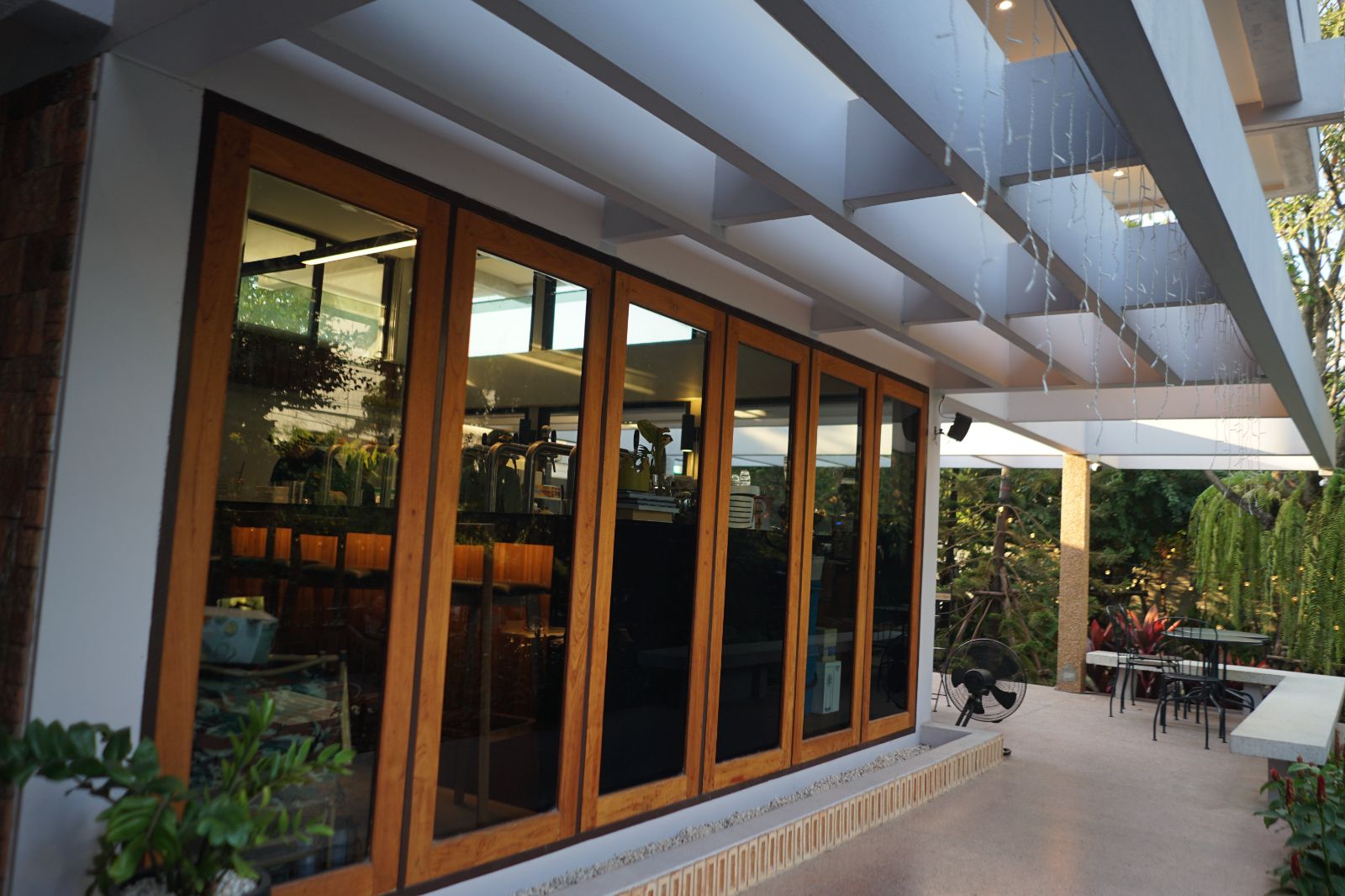 Feed the Beast ambiance image 9