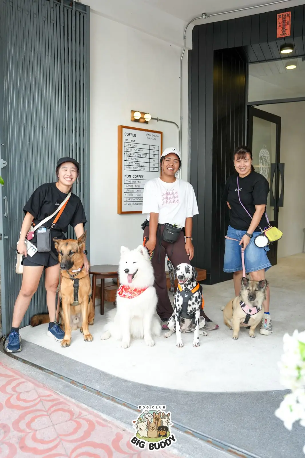 Jeencoffeebar pets image 7