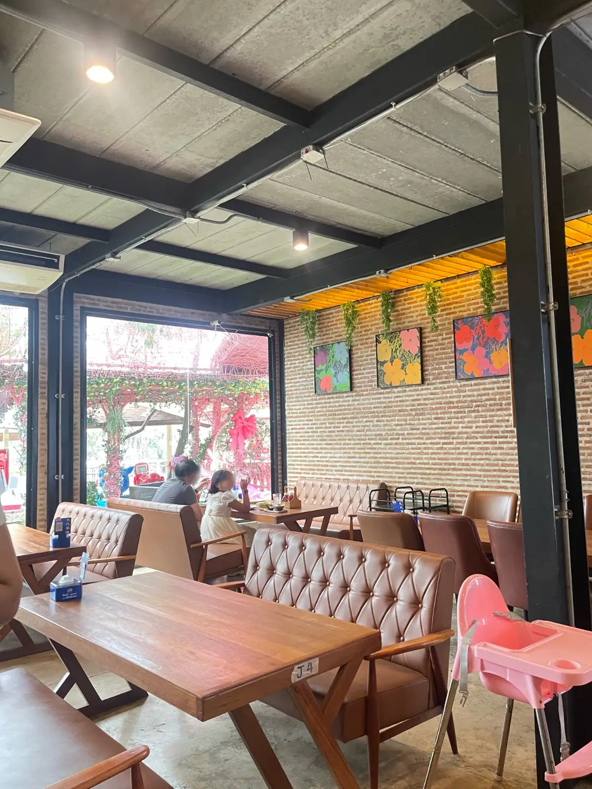 ร้านบ้านยายเวียง overall image 2
