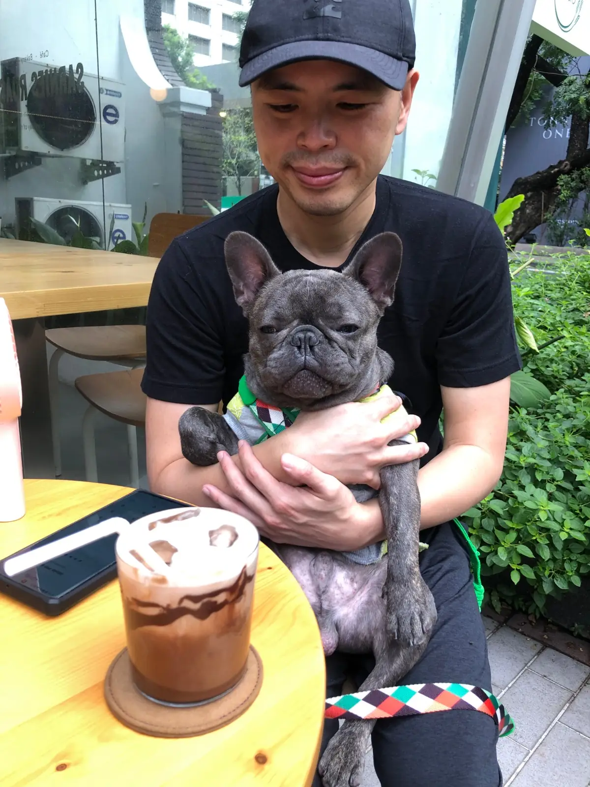 Sarnies Roastery pets image 2