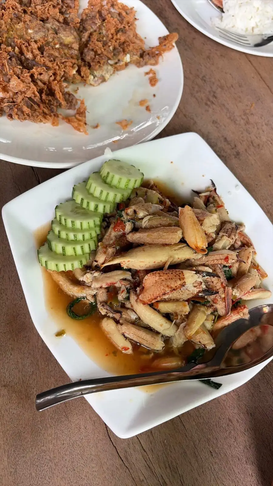 ครัวแม่ฬา กะเพราโคตรปู food image 1