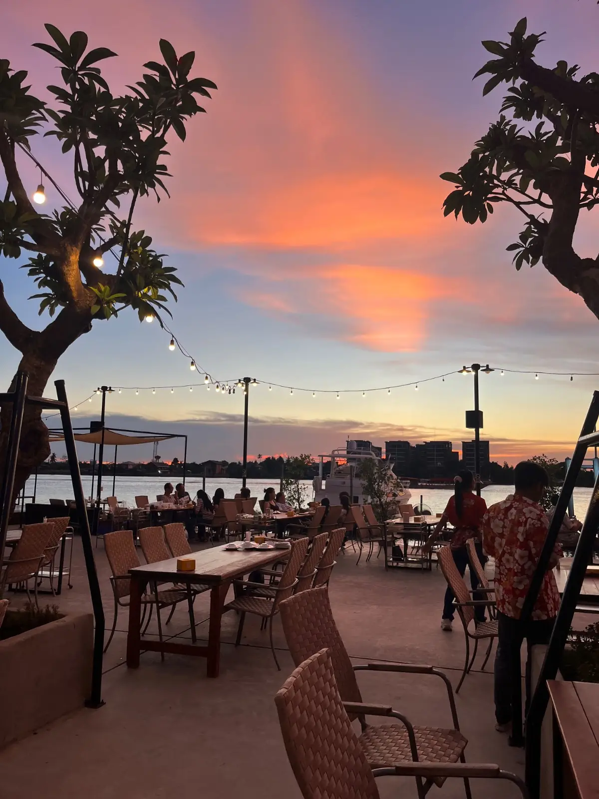 เรือนน้ำ ambiance image 2