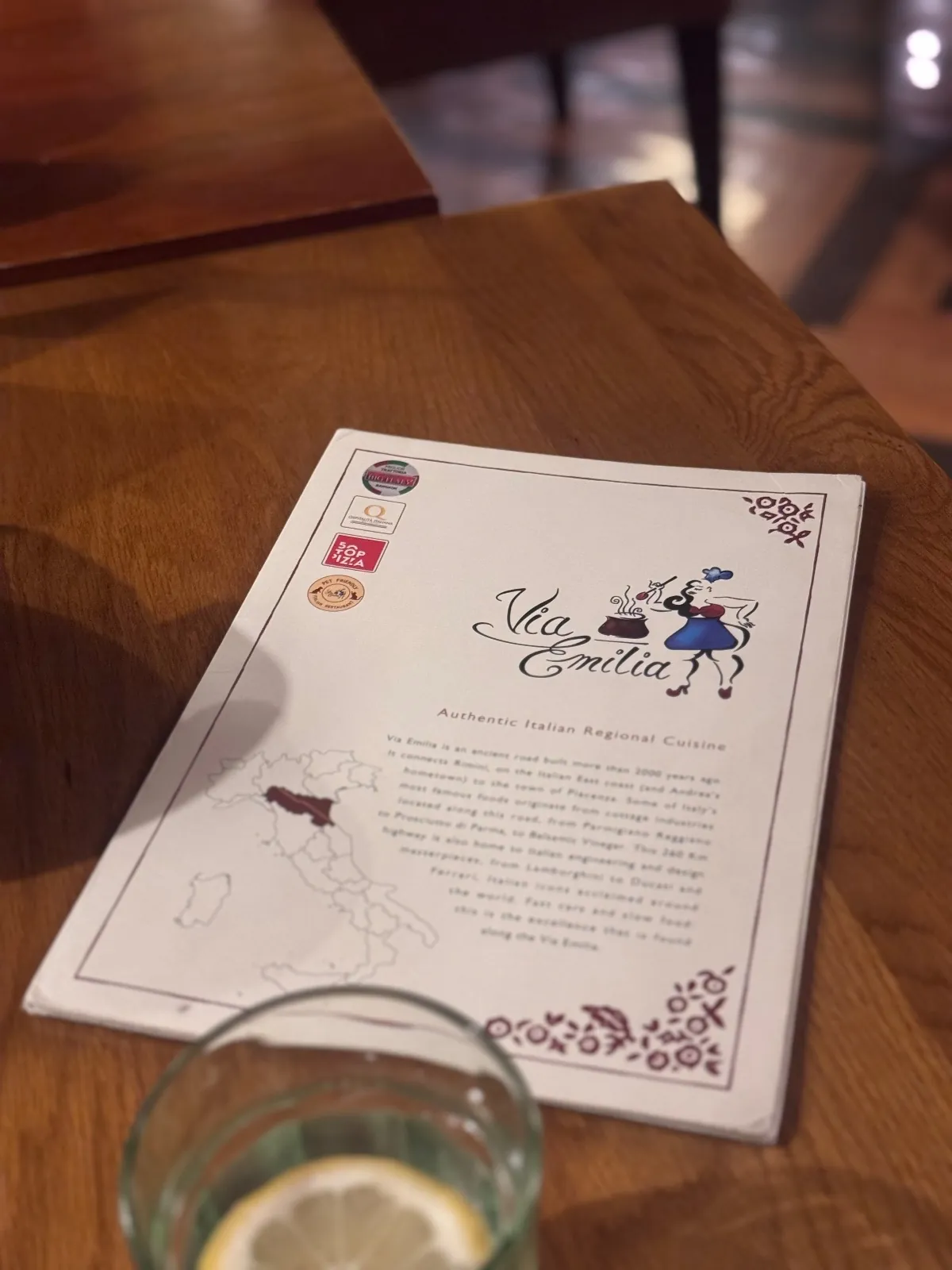 Via Emilia ambiance image 2