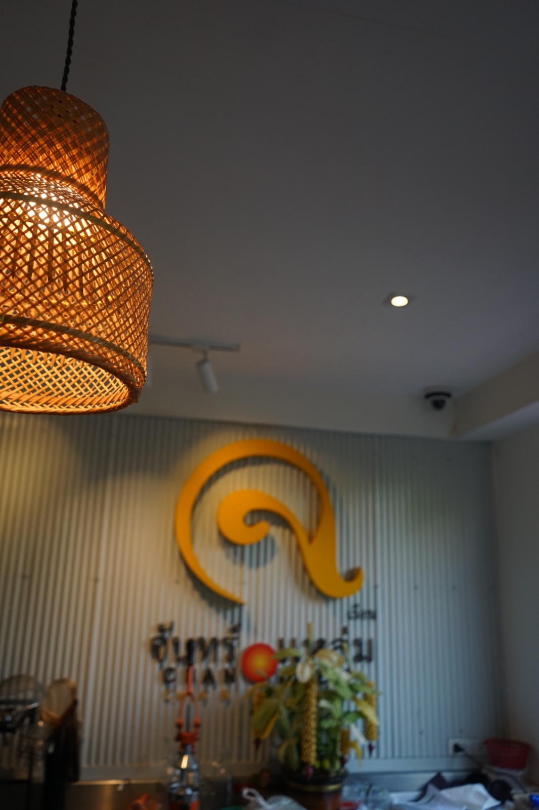 จันทร์แหล่ม hero image 3