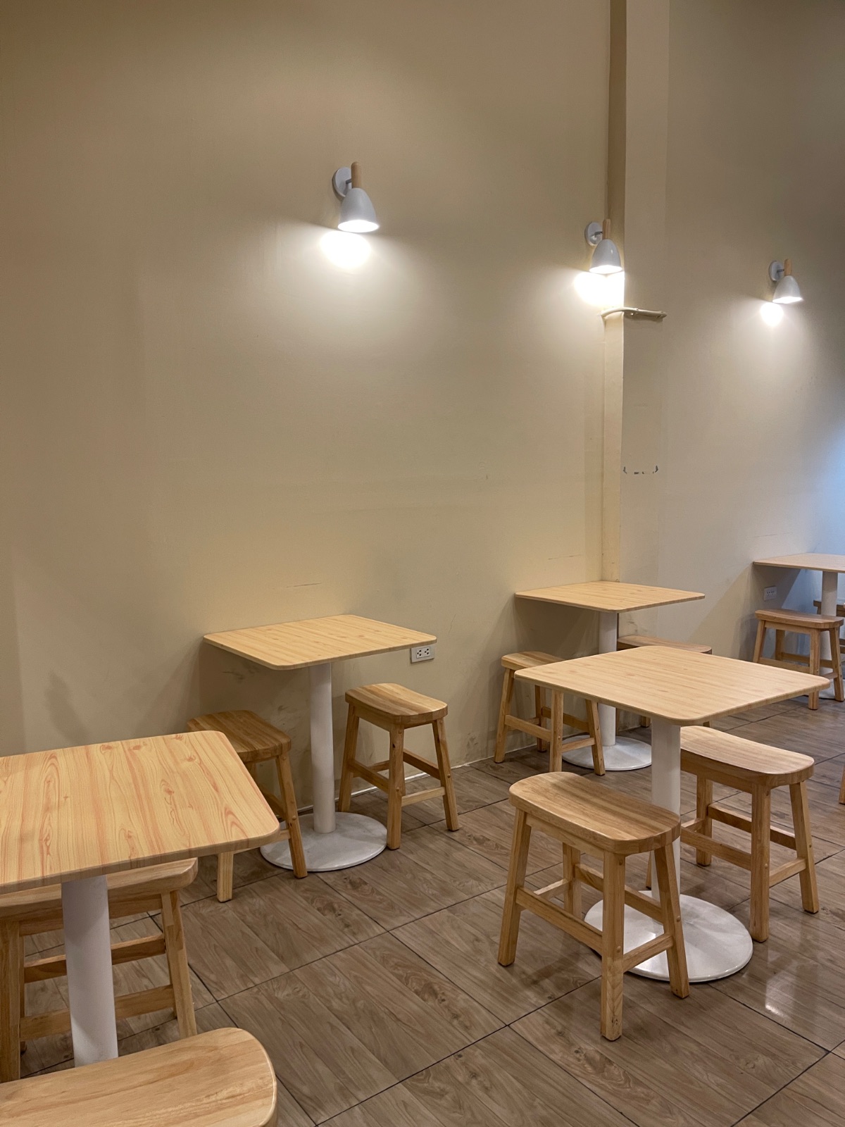 Everyday Chicken Rice ambiance image 1