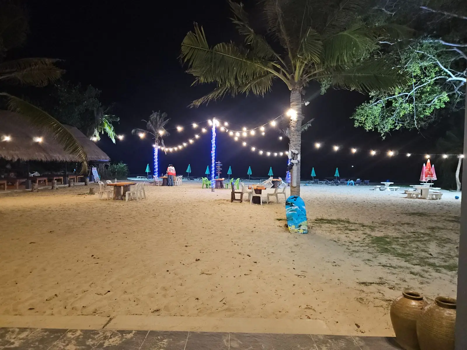 One Beach Restaurant & Thai Massage ambiance image 1