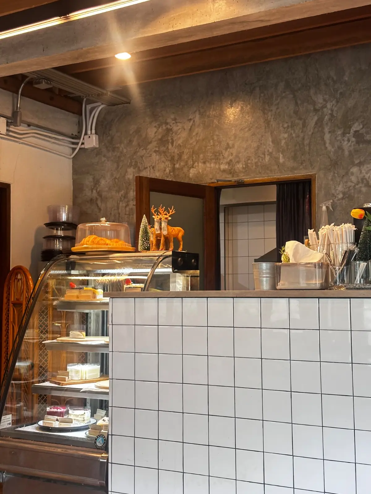 Poet House Cafe overall image 1