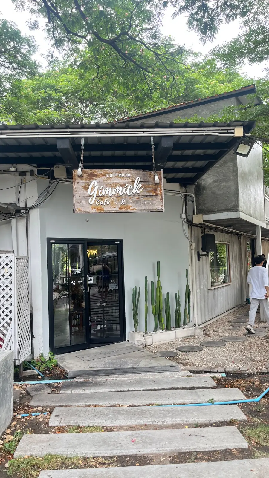 Gimmick Cafe overall image 1
