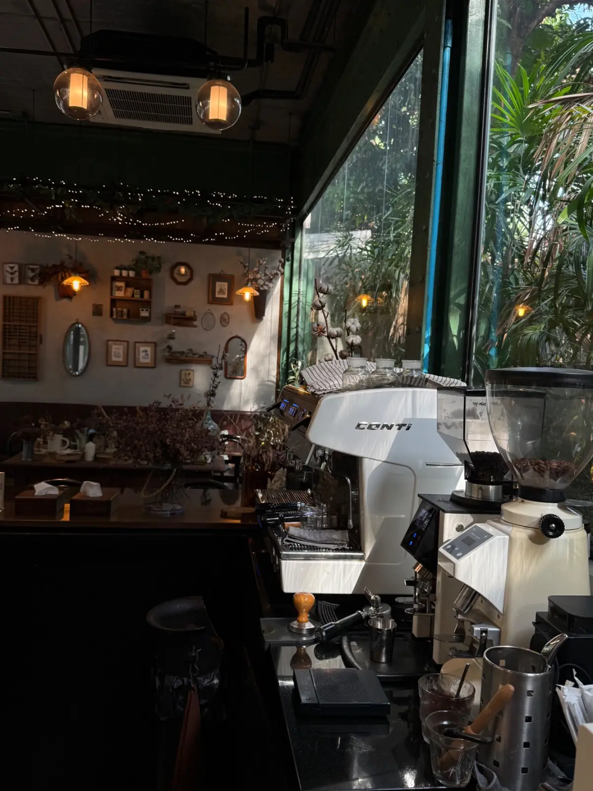 Thea Cafe overall image 2