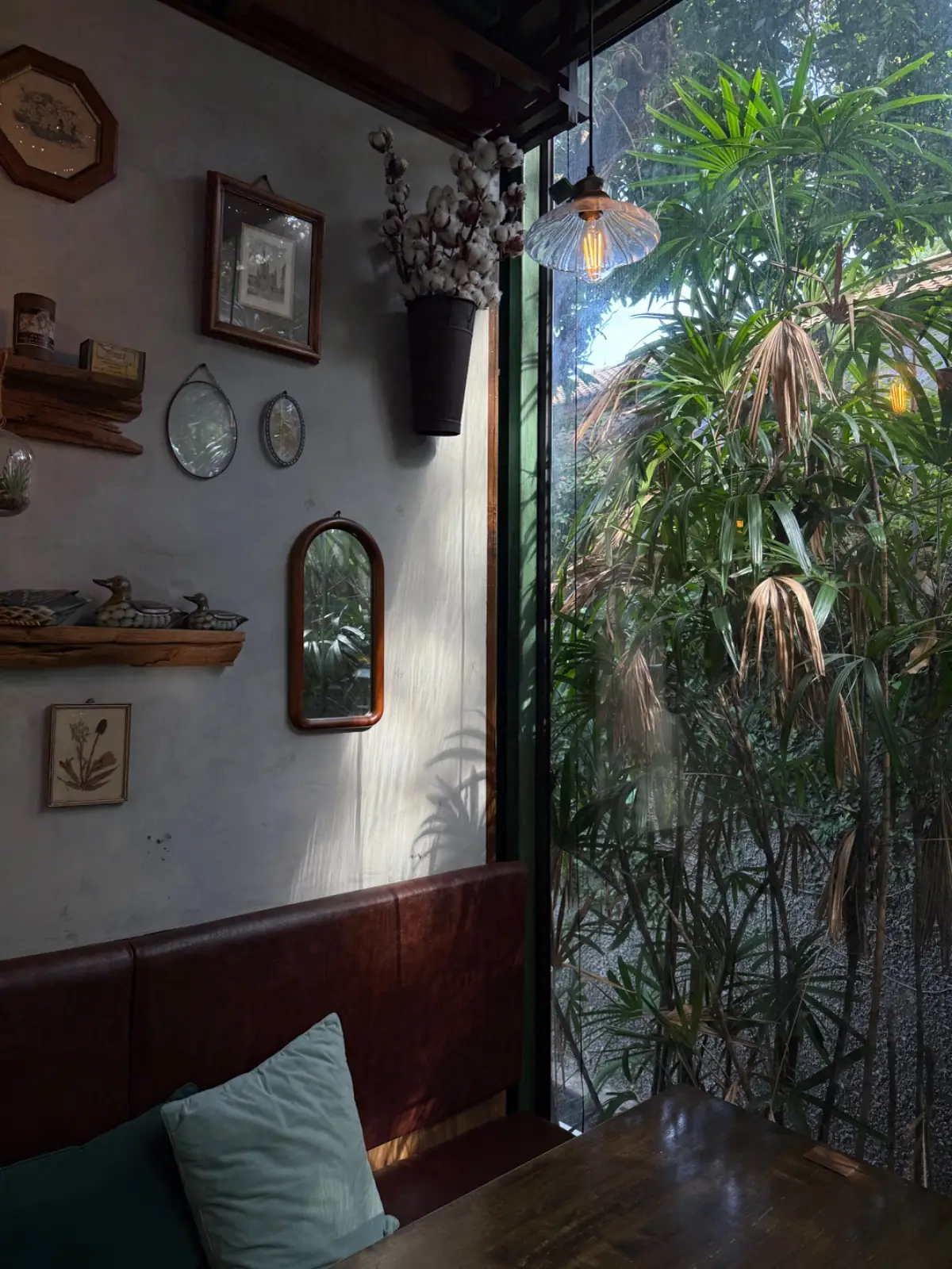 Thea Cafe overall image 3