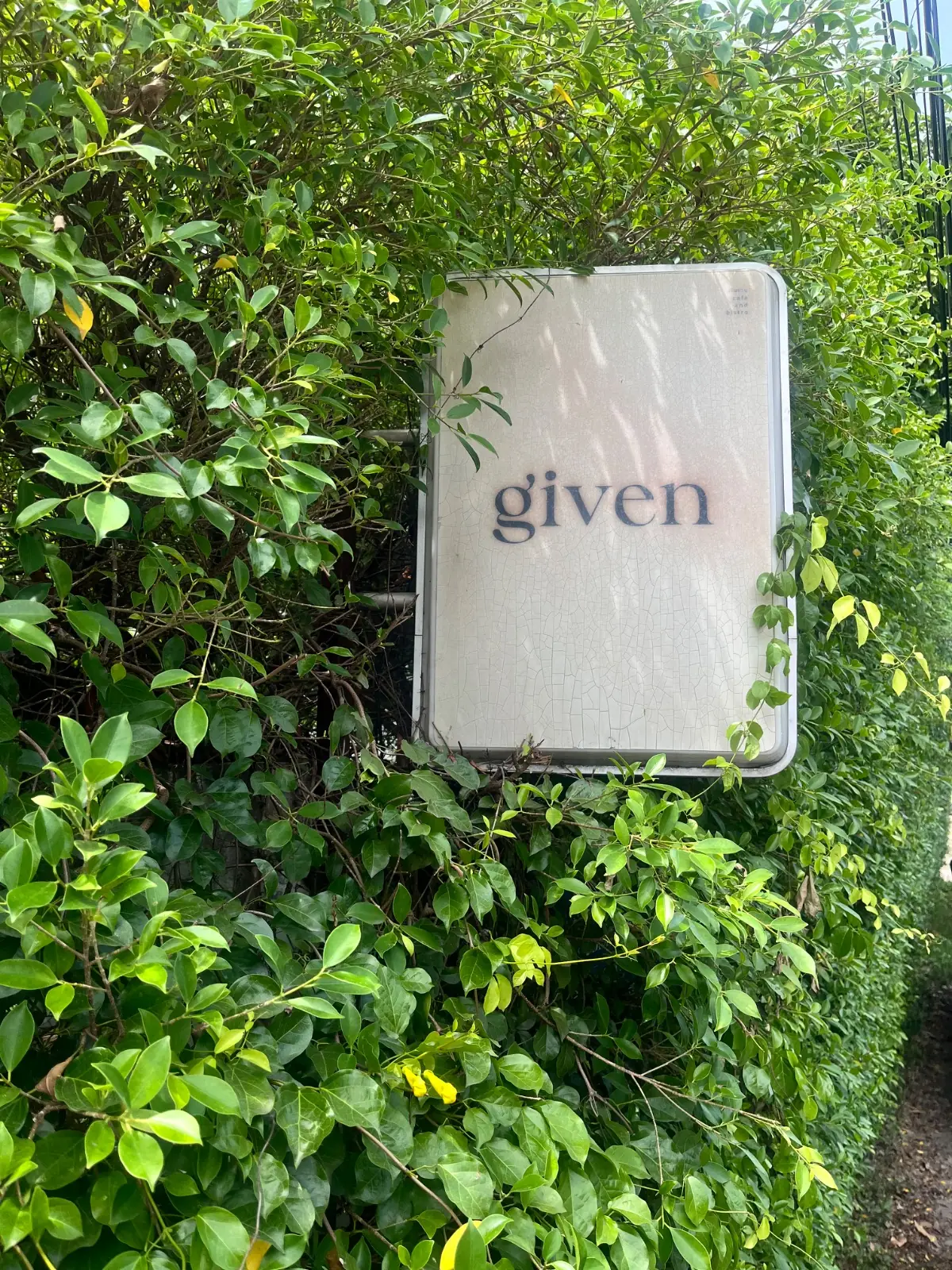 GIVEN.GIVEN.GIVEN ambiance image 1