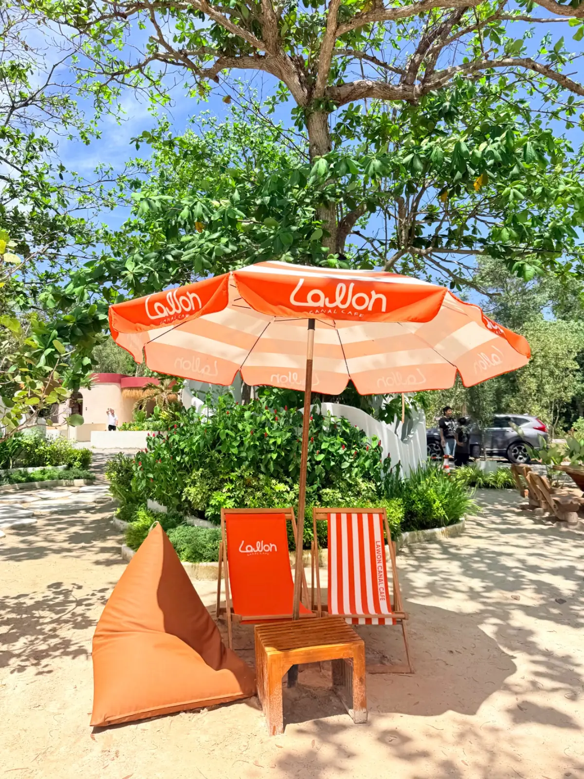 Lawon Canal Café overall image 3