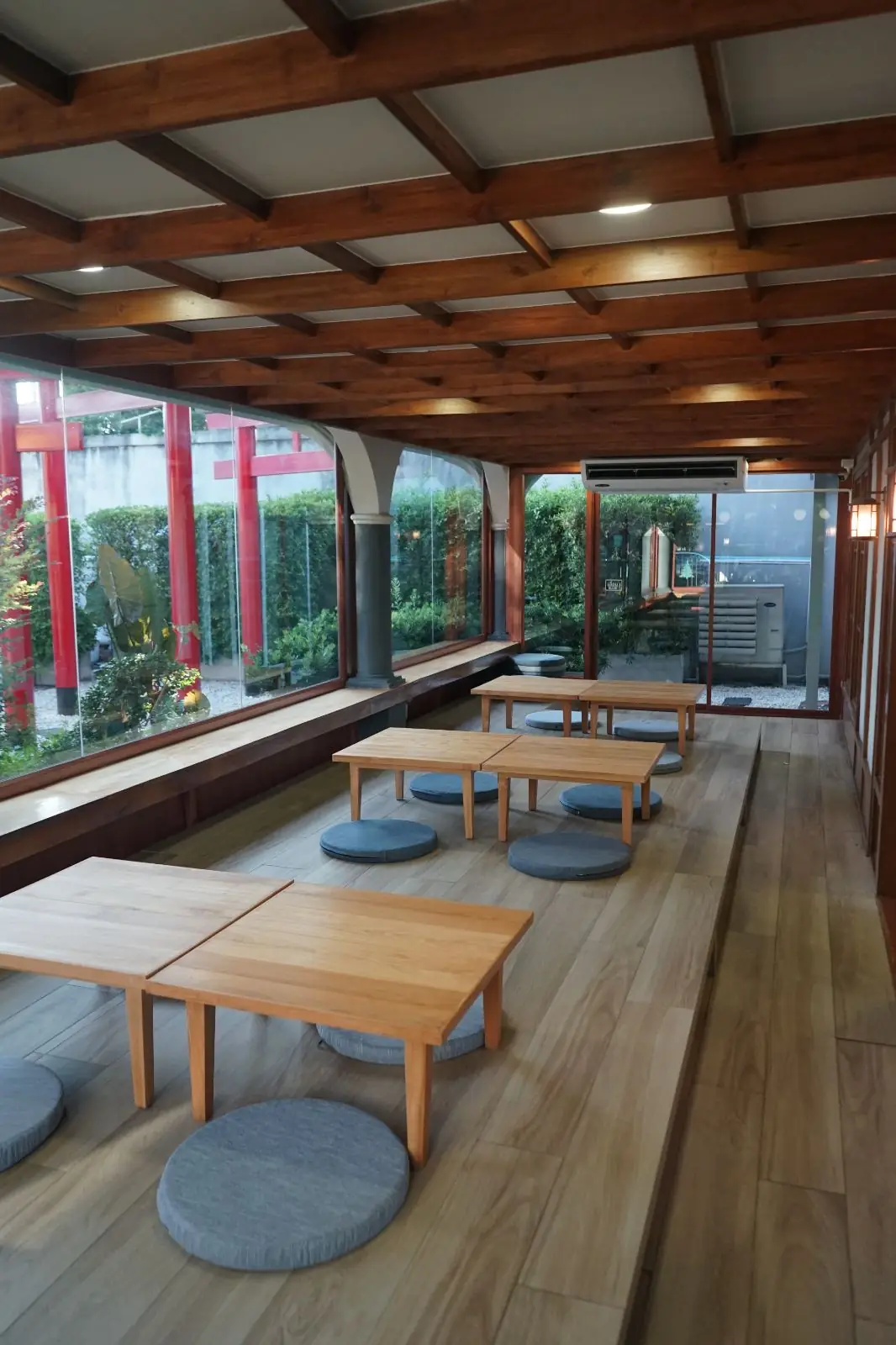 TIME’S HOUSE ambiance image 6